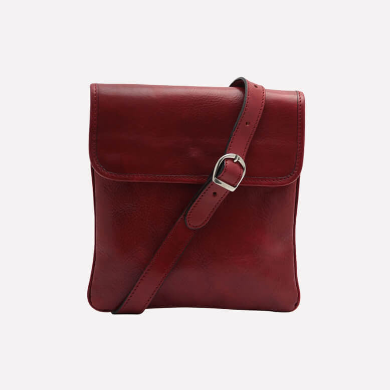 Coco Lee, gladiator bag